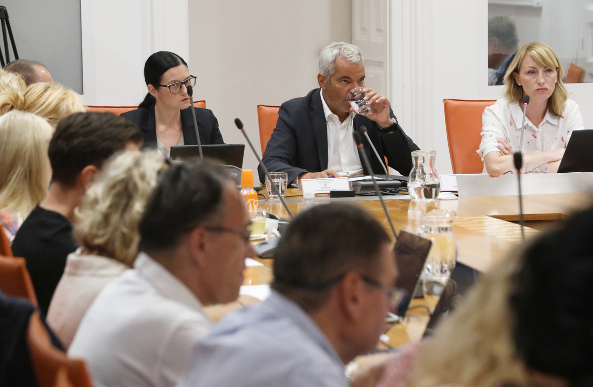 Kljub bonbončkom za Svobodo koalicije v Mariboru še ni na vidiku. Kako to komentira župan?