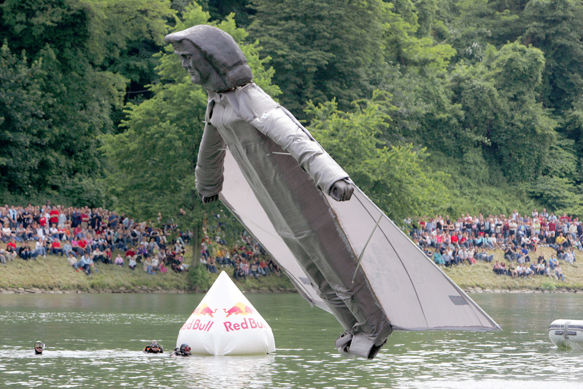 (NAPOVEDNIK DOGODKOV) Mednarodni festival ulične hrane, odločilna tekma NK Maribor, Red Bull Flugtag