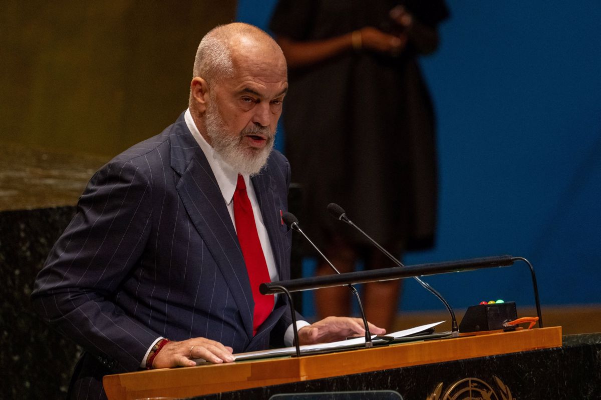 Albanija bo ustanovila mikro državo po vzoru Vatikana