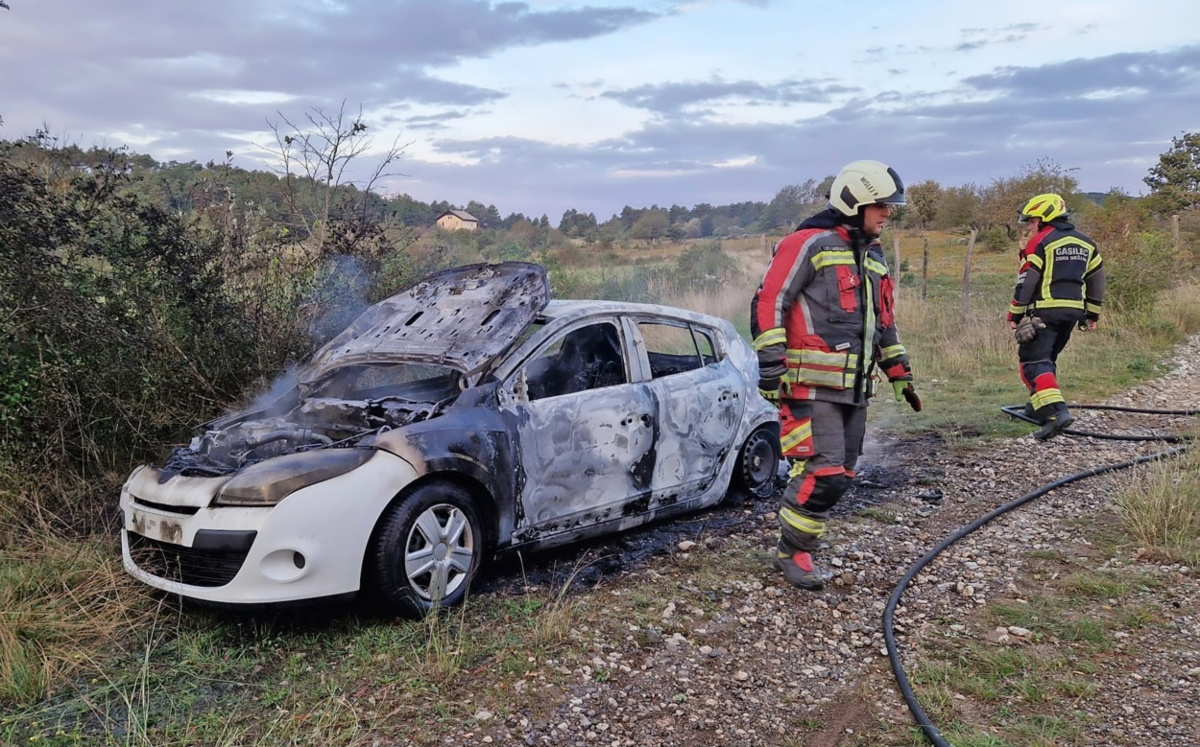 (FOTO) Kdo je zažgal megana?