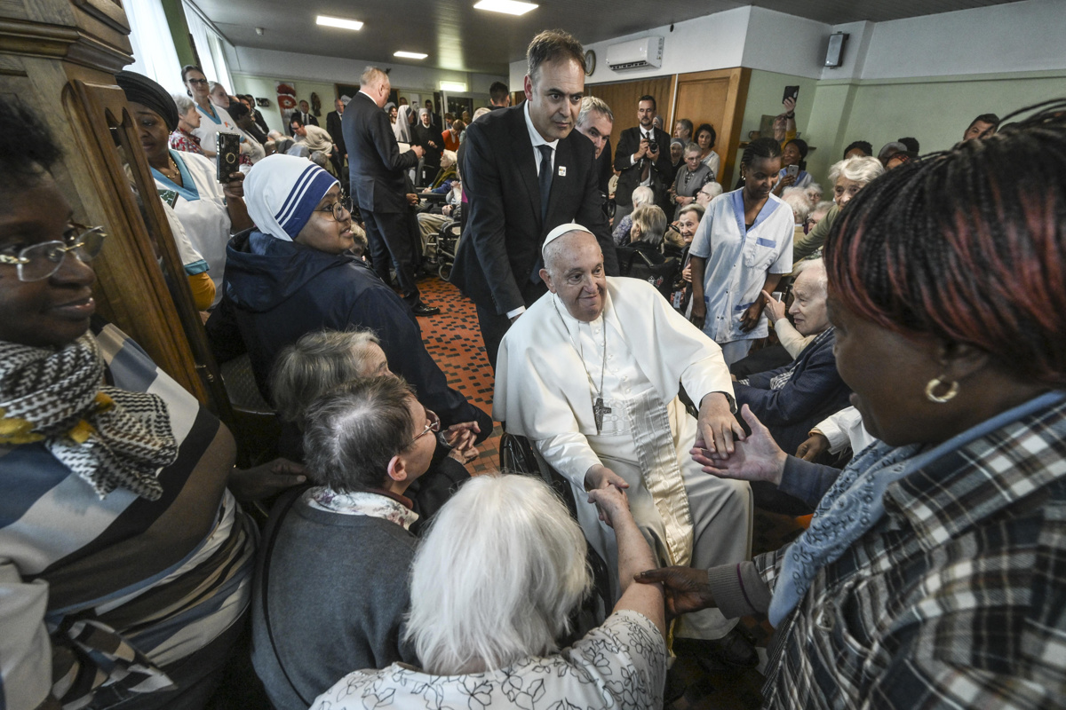 Papež Frančišek prosil za odpuščanje zaradi spolnih zlorab otrok