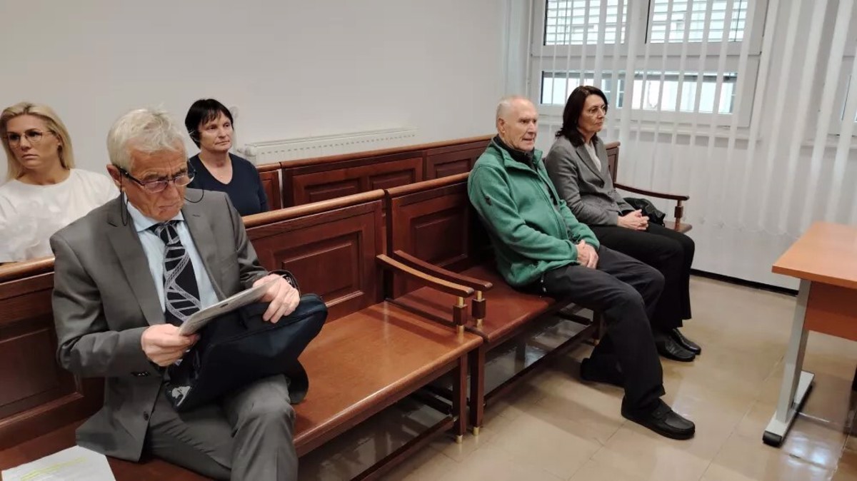 Kirurgi na sodišču: Bi lahko smrt pacienta preprečili?