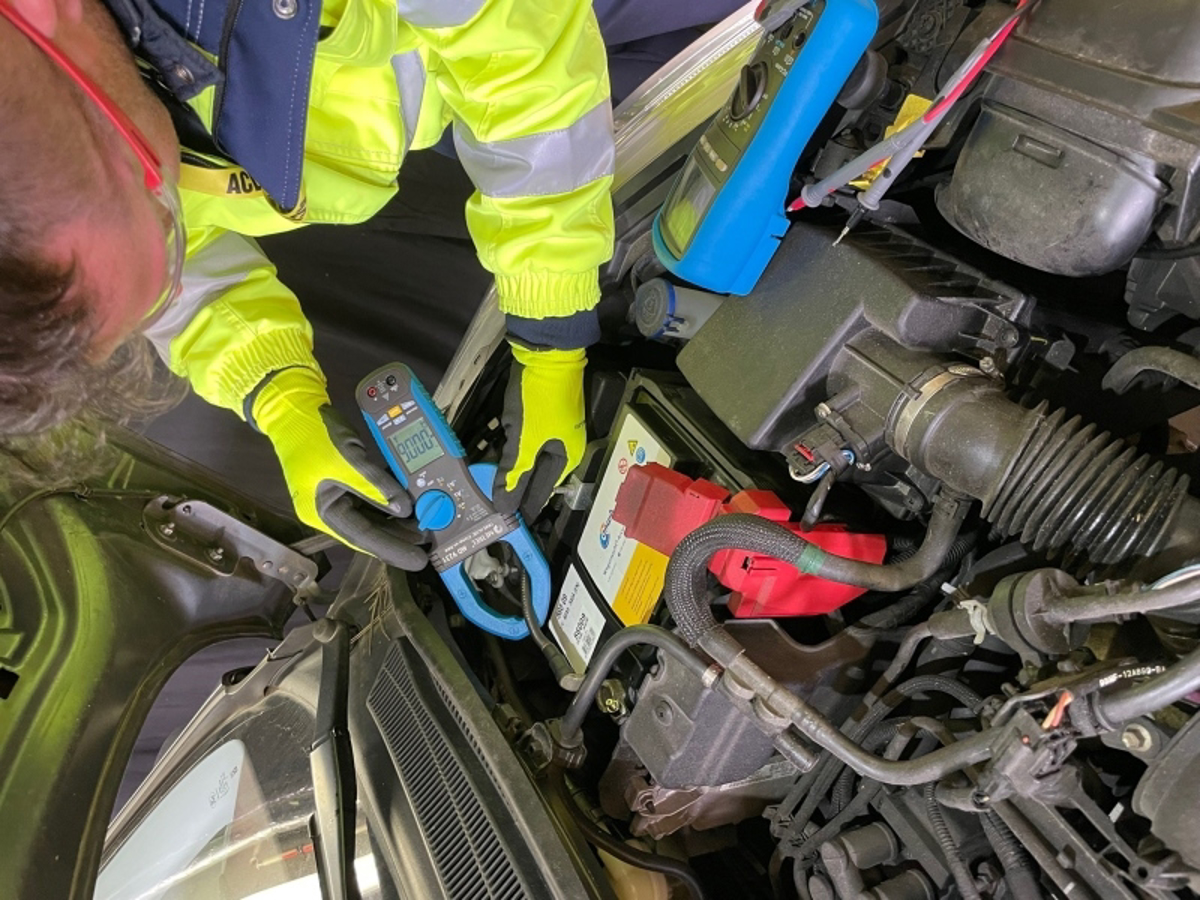 Vroča delovna mesta v Mariboru: Kdo ponuja plačo 1800 evrov bruto, koliko lahko zaslužite v klicnem centru?