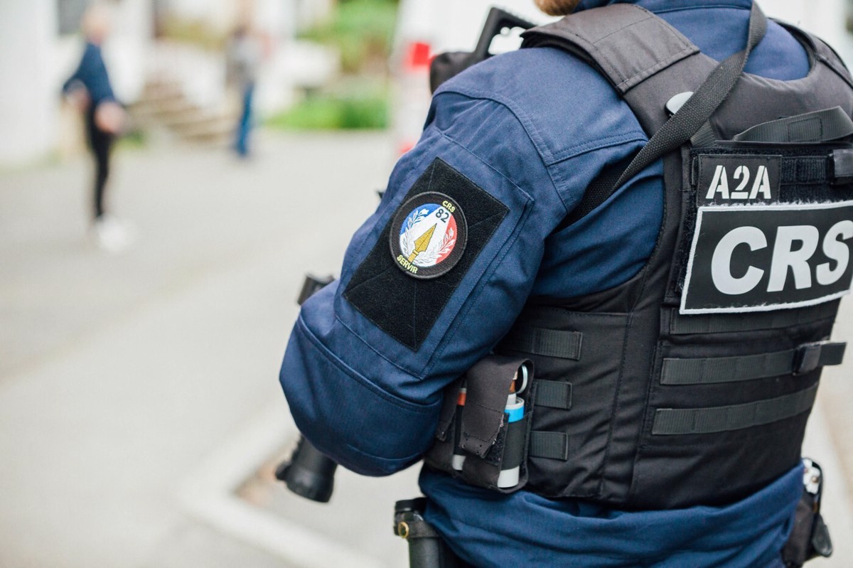 V Franciji po obračunu tolp umrl 15-letnik, ki je bil ustreljen v glavo