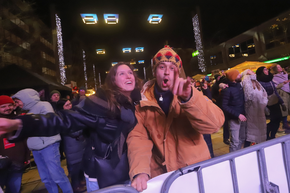 "Oooobarvala bi svet ..." Tudi žurerski trg dobro zajadral v čas veseljačenja