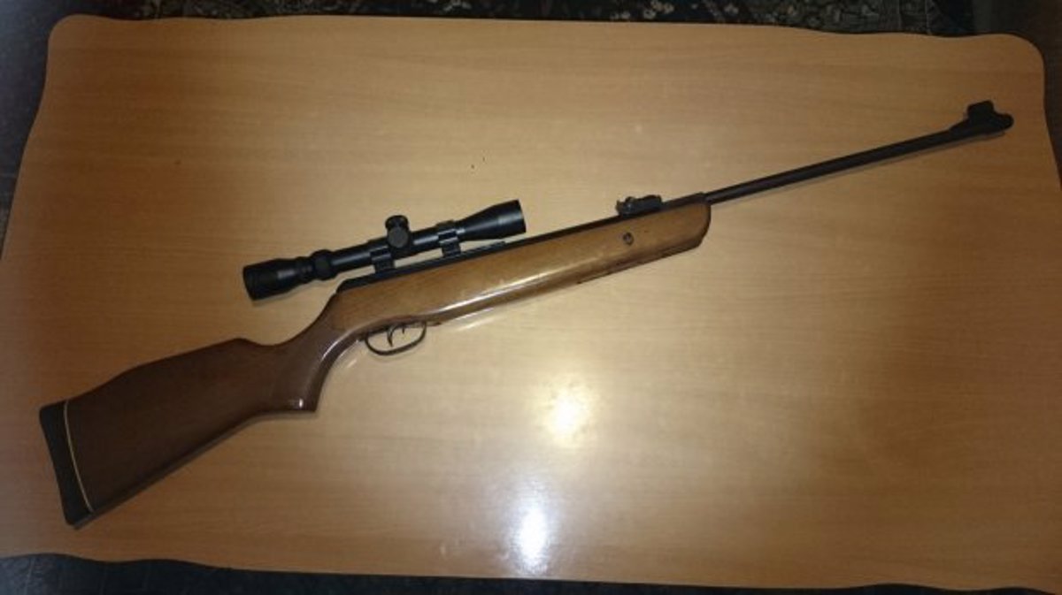 Po sporu je 61-letni moški odšel po zračno puško, posredovali so kranjski policisti