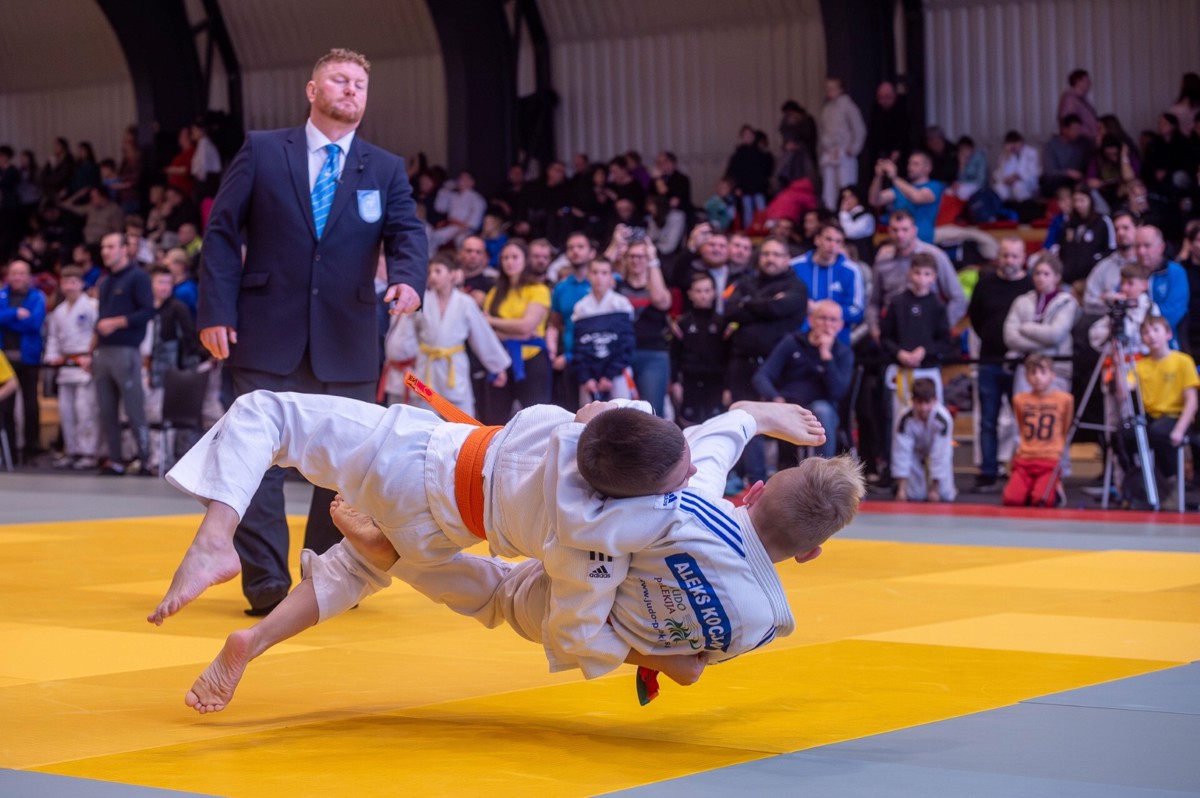 (FOTO) Duplek: Na državnem prvenstvu za mlajše starostne kategorije je na blazine stopilo 371 borcev in bork