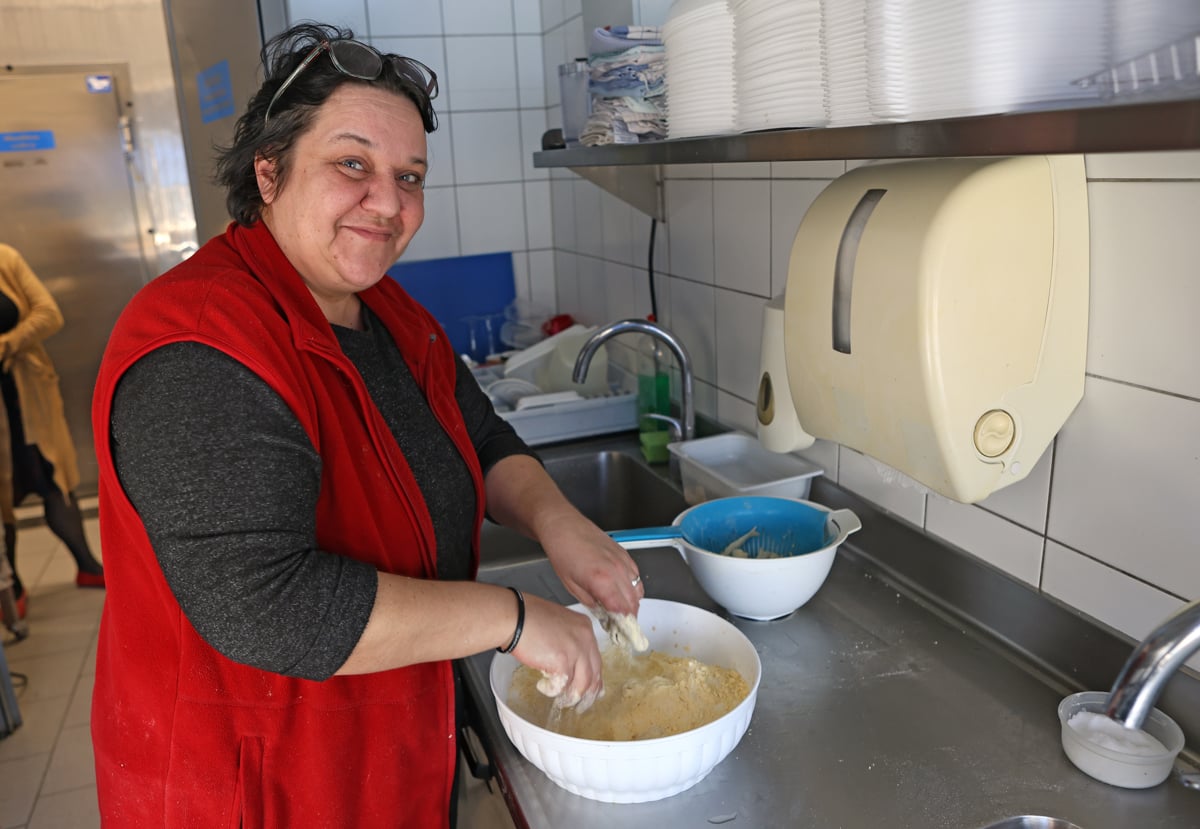 Cene na mariborski tržnici: Koliko stanejo pečene sardelice?