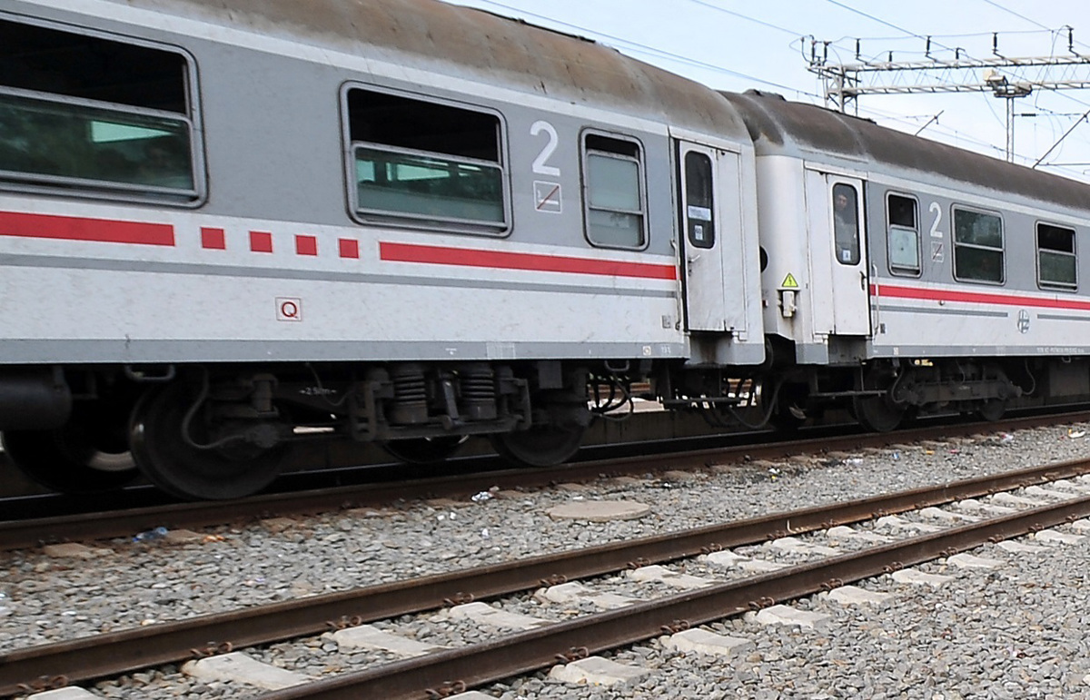 V Zagrebu vlak do smrti povozil najstnika