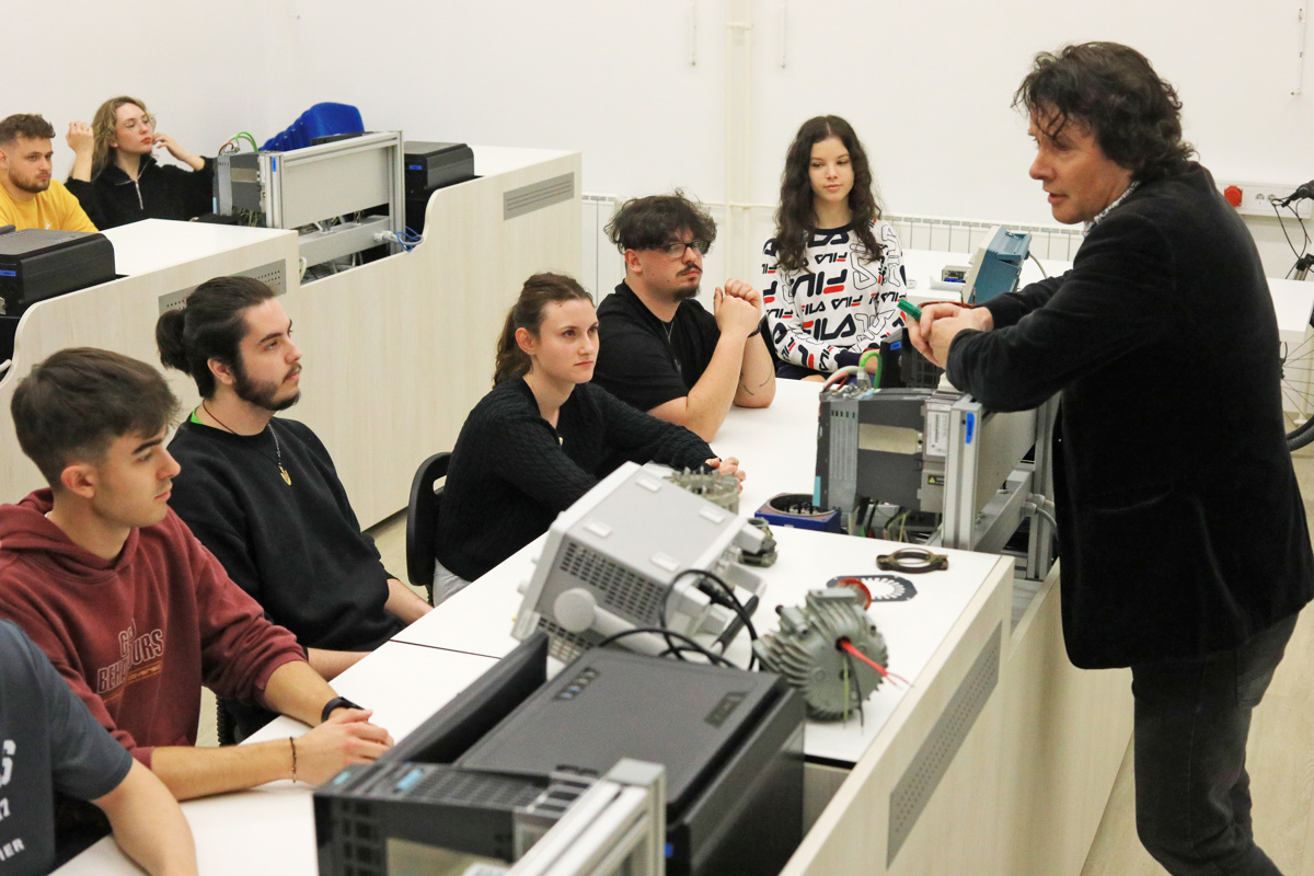 Dogodek na mariborski fakulteti: FERI povezuje!