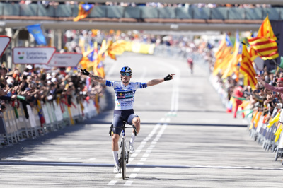 Drugo Rogličevo slavje v Kataloniji: Kar ni šlo v gorah, je na ulični dirki