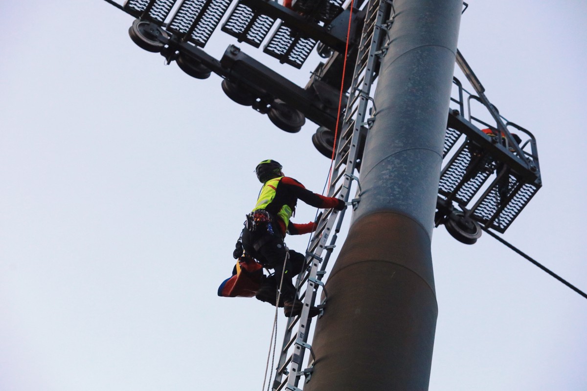 Milijonski vložek za nemoteno vožnjo na Pohorje: Zakaj mora Marprom zamenjati kolesne baterije na 17 stebrih?