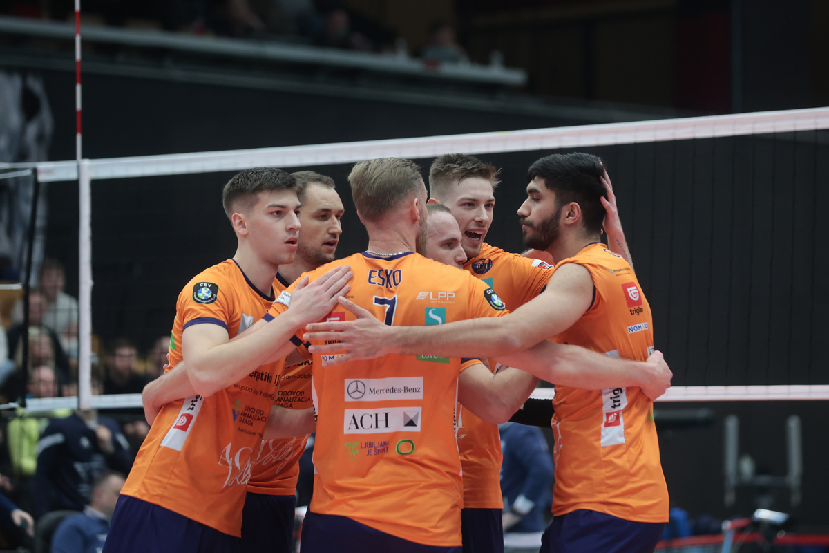 Odbojkarji ACH Volleya z eno roko že na novi lovoriki