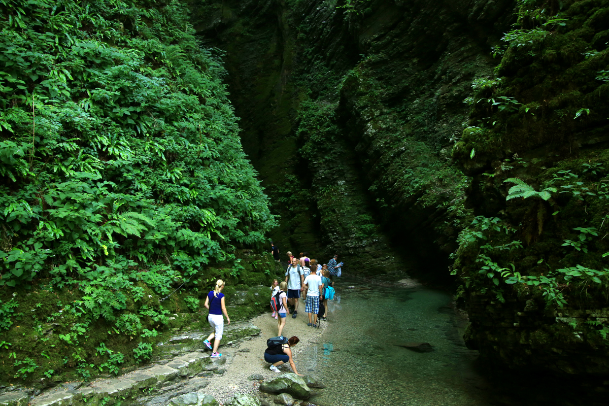 Pri slapu Kozjak reševali 22-letnika iz Španije