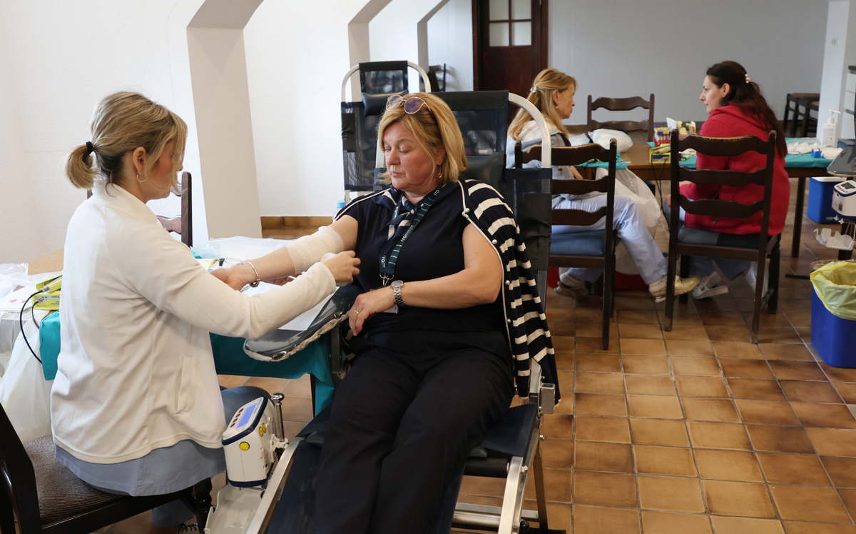 (FOTO) Krvodajalske akcije odslej tradicija tudi na mariborski občini