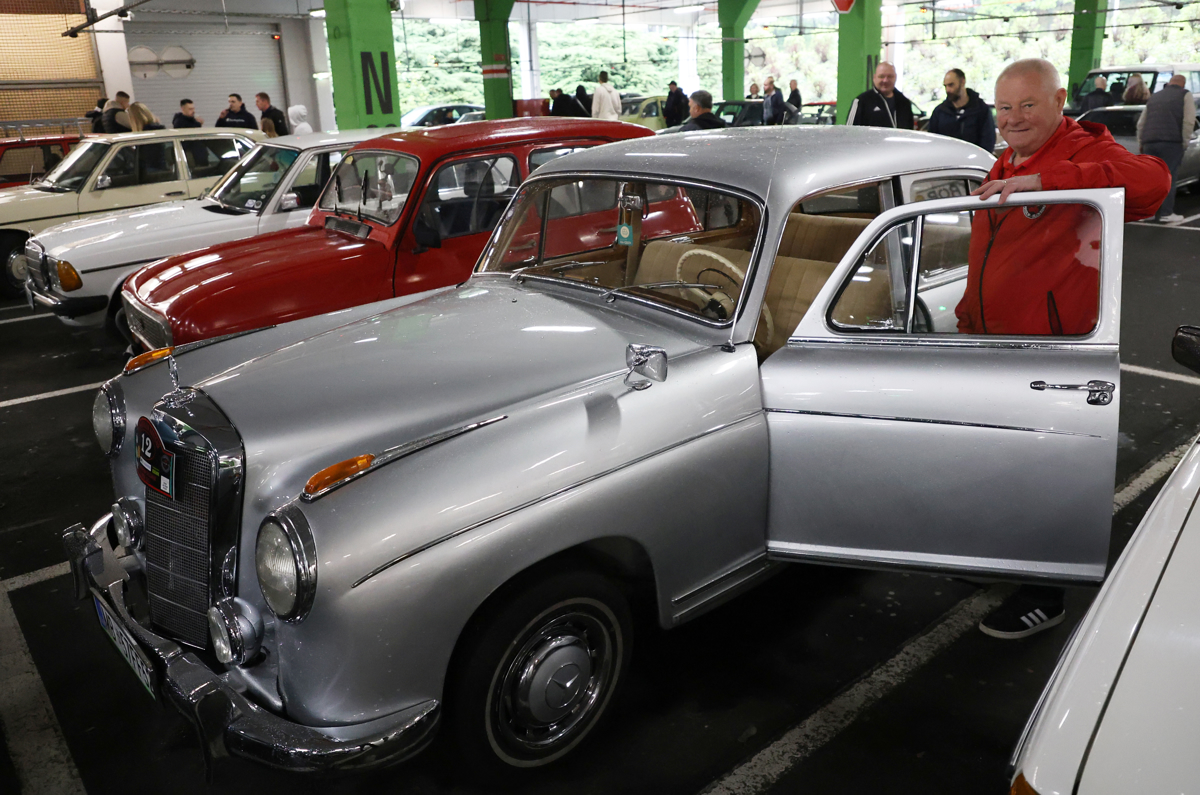 (FOTO) Veterani v pogonu: Prvi izvoz sezone, klasični lepotci na lovu za novimi kilometri