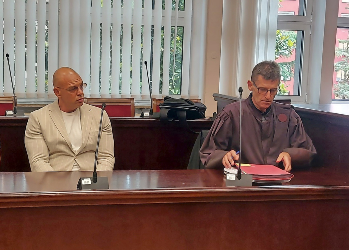 Dušan Petković (levo) in njegov odvetnik Denis Zobarič