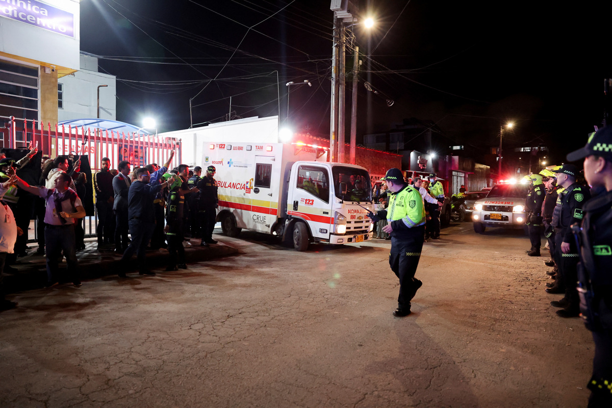 Kolumbijski predsedniški kandidat po napadu na predvolilnem dogodku v kritičnem stanju