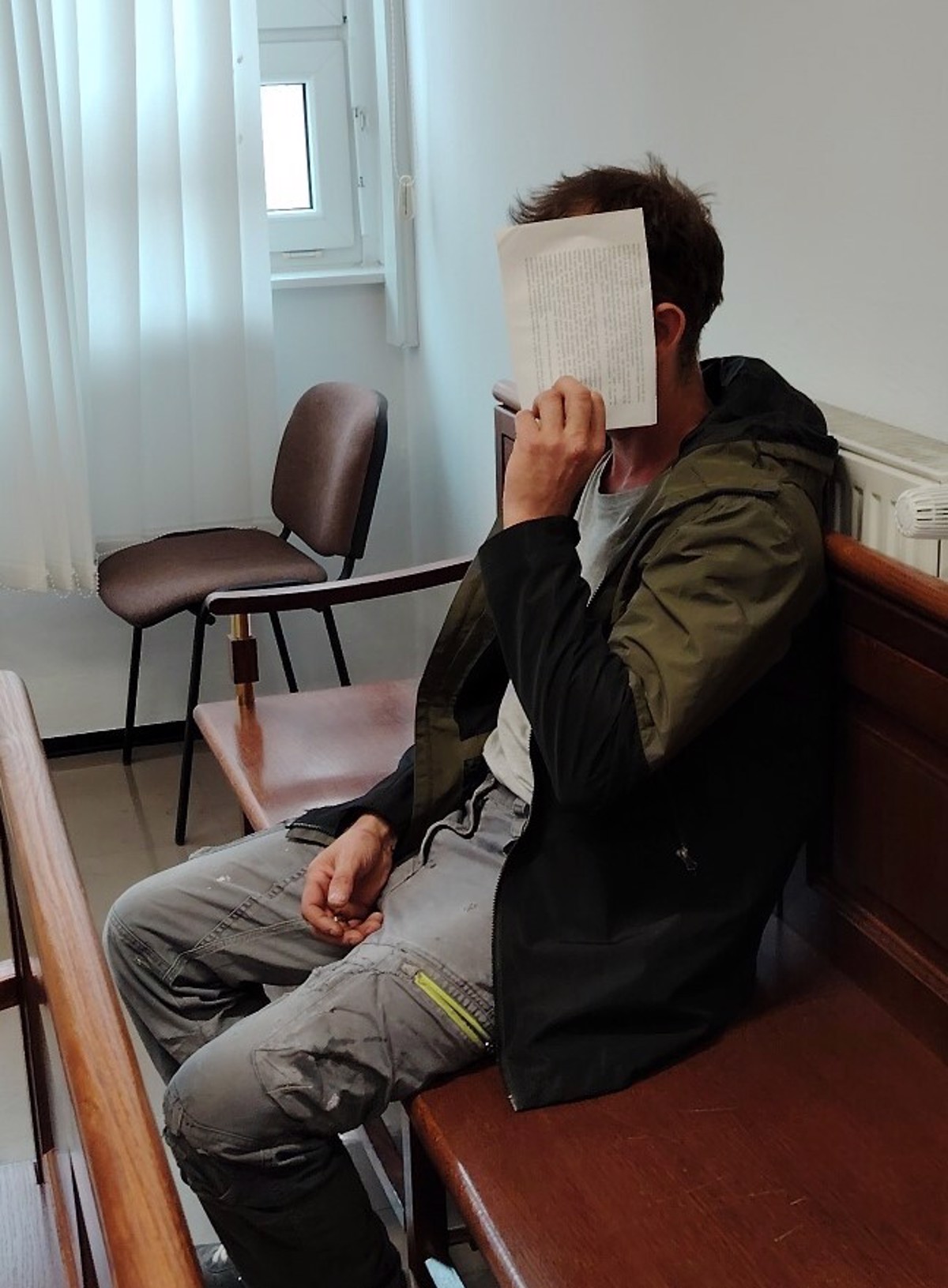 Enajstkrat ga je zabodel v samoobrambi