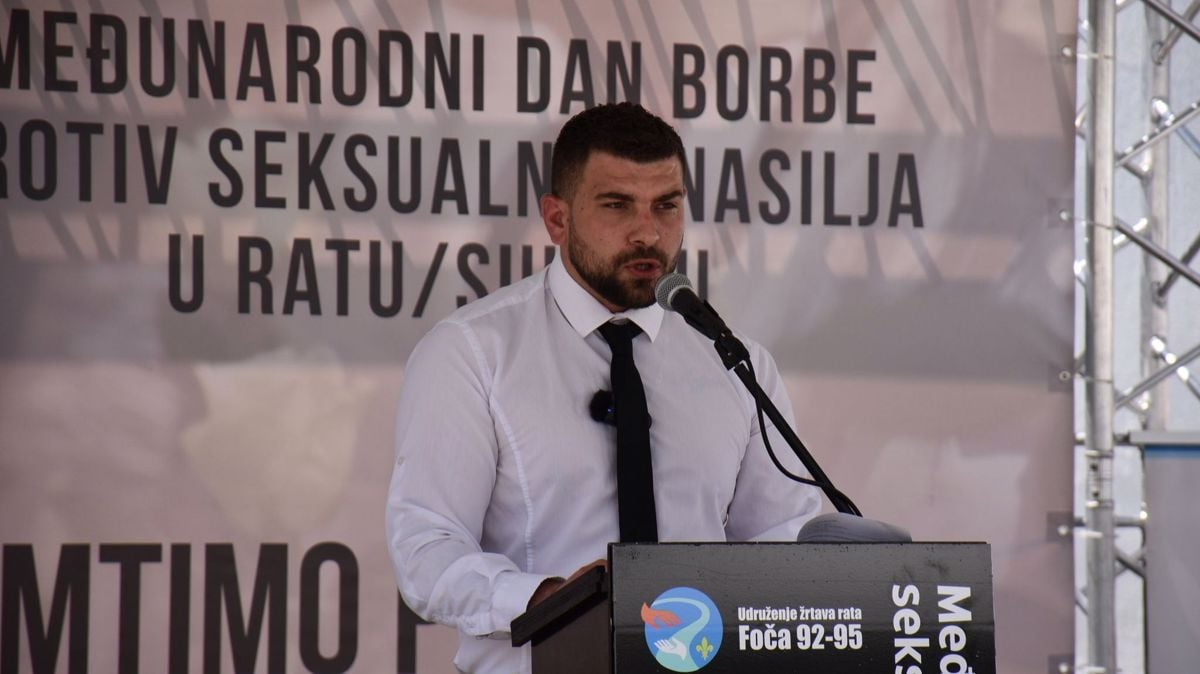 Alen Muhić: Z vojno rojen, danes daje glas tisočim, ki molčijo