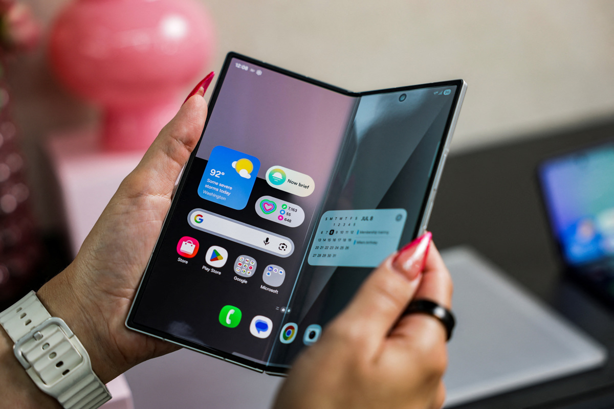 (FOTO) Samsung predstavil pregibne novosti, mobilnika Galaxy Z Fold7 in Z Flip7