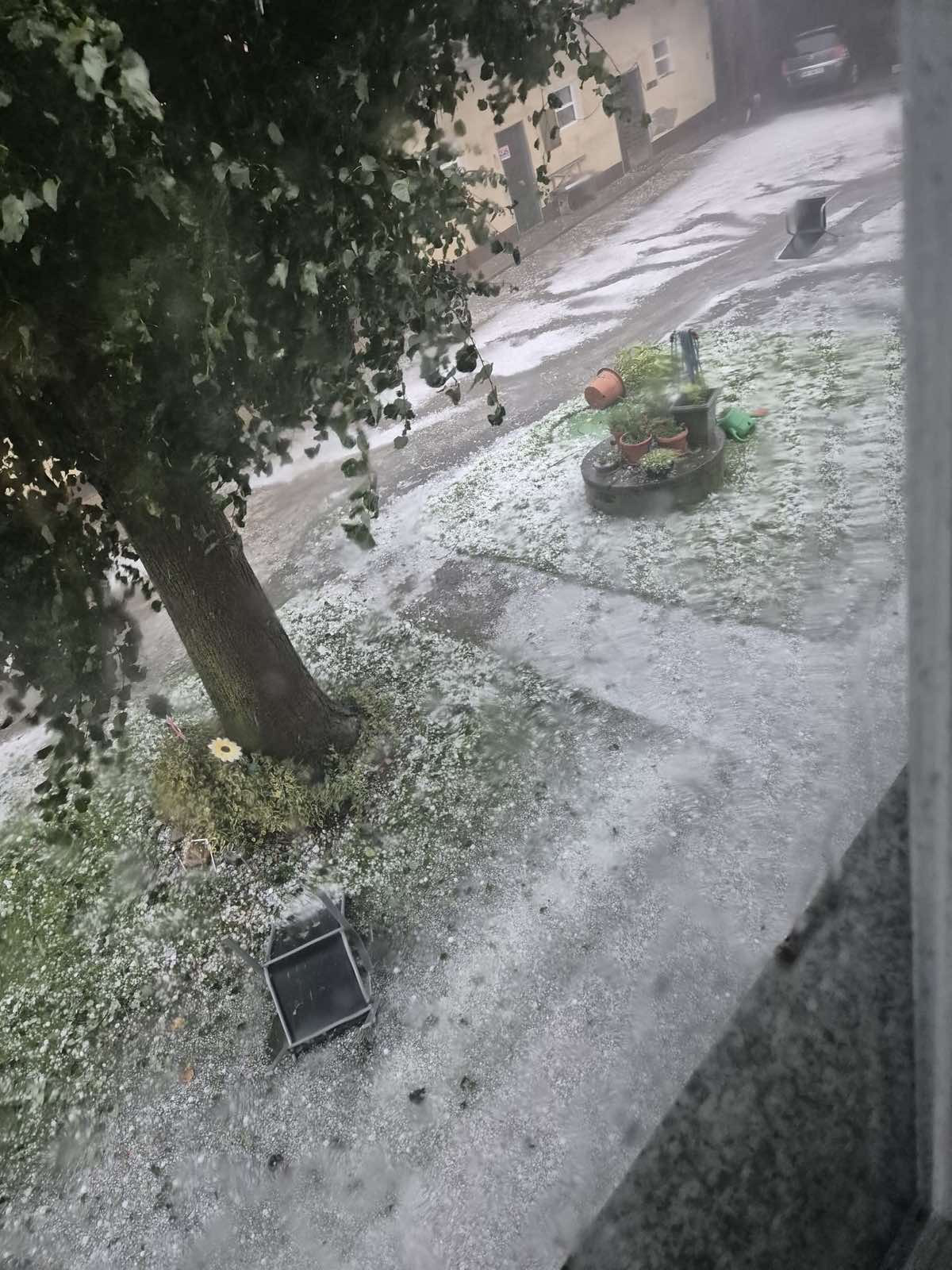 Po večjem delu države nevihte, ponekod tudi toča