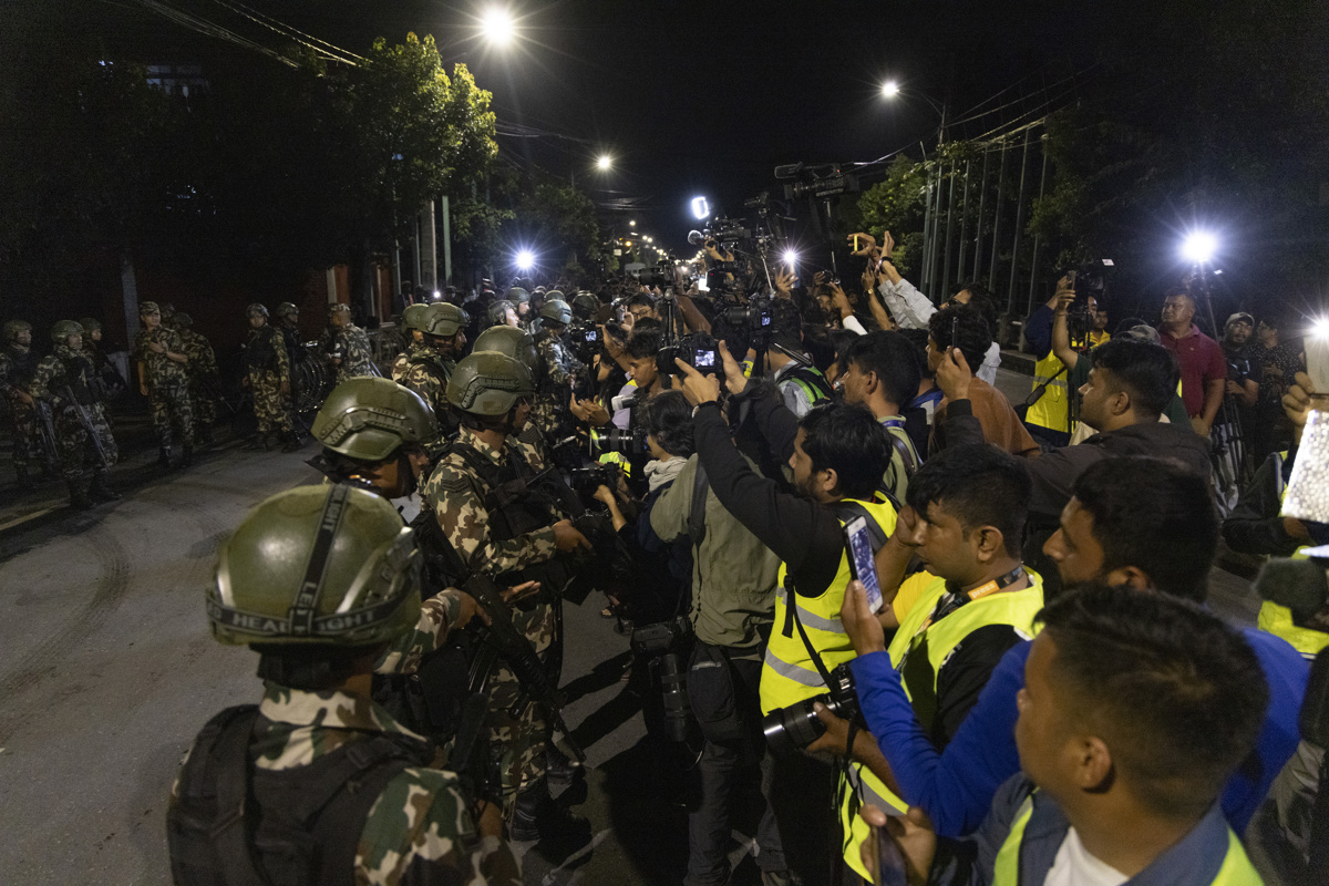 V Nepalu razpustili parlament, volitve razpisane za marec