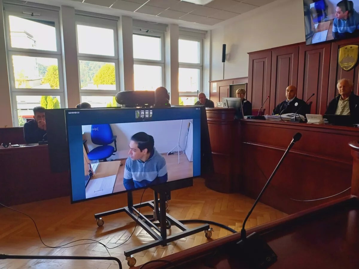 Umor na Brniku: Zaradi sledi na nožu obtoženi v zločin vpletel novega moža