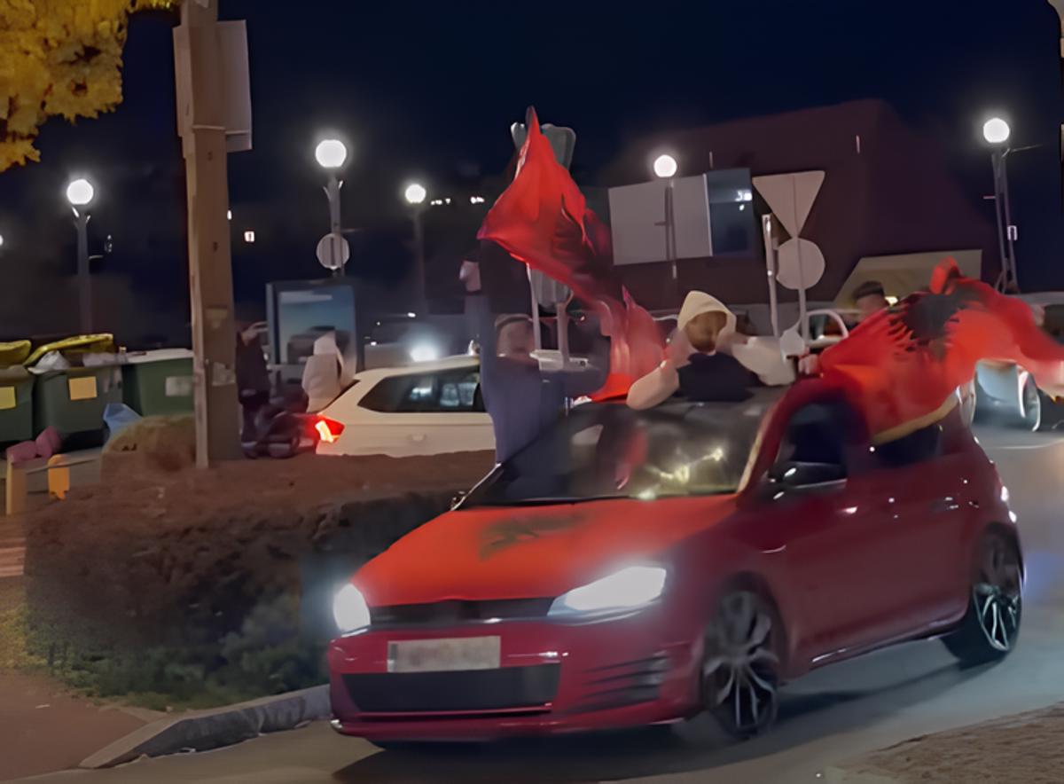 (VIDEO) Nogometna evforija sredi Maribora! Pa ne zaradi Slovenije ...
