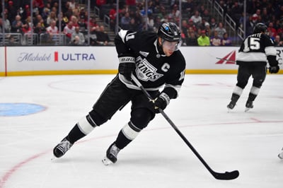 (FOTO) Kralji po kazenskih strelih izgubili doma, Kopitar med podajalci