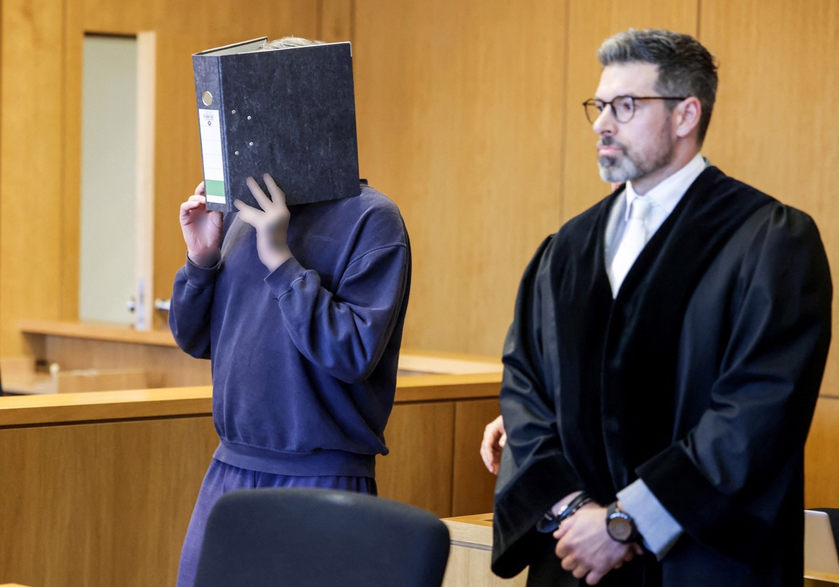 Negovalca zaradi smrti desetih pacientov obsodili na dosmrtno kazen