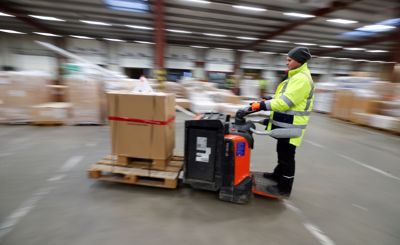 DHL Express odprl nov logistični terminal. Objekt ostaja v bližini brniškega letališča