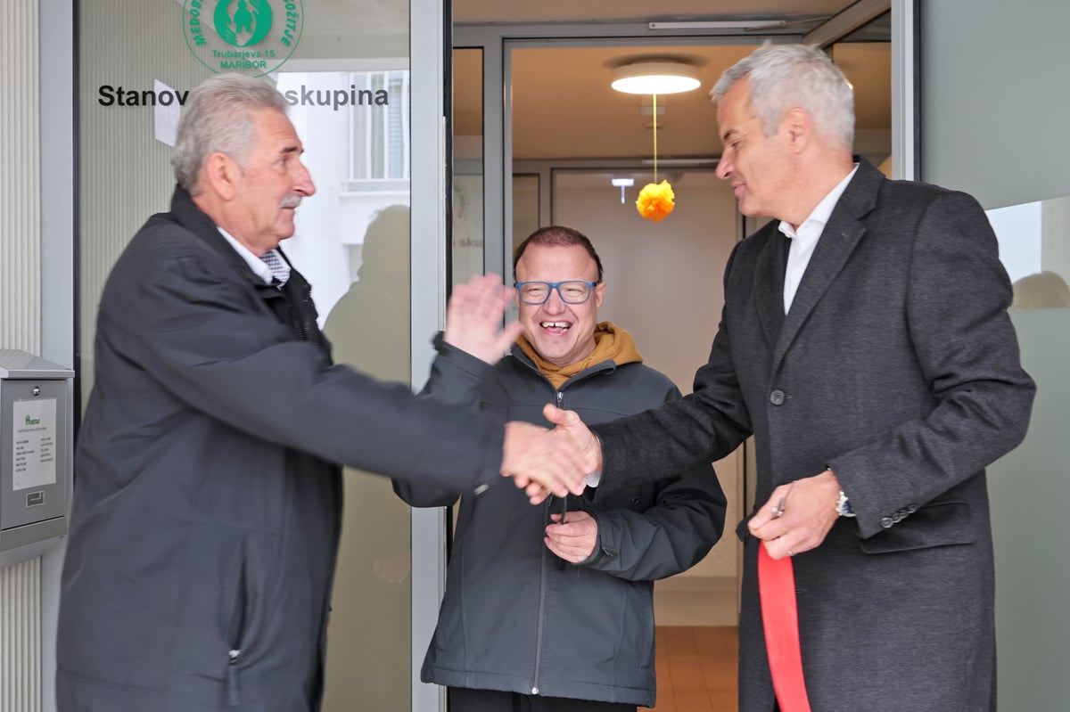 (FOTO) V Mariboru uradno odprli dom za odrasle z motnjami v duševnem razvoju: "Največ pomeni, ko rečejo, to je moj dom"