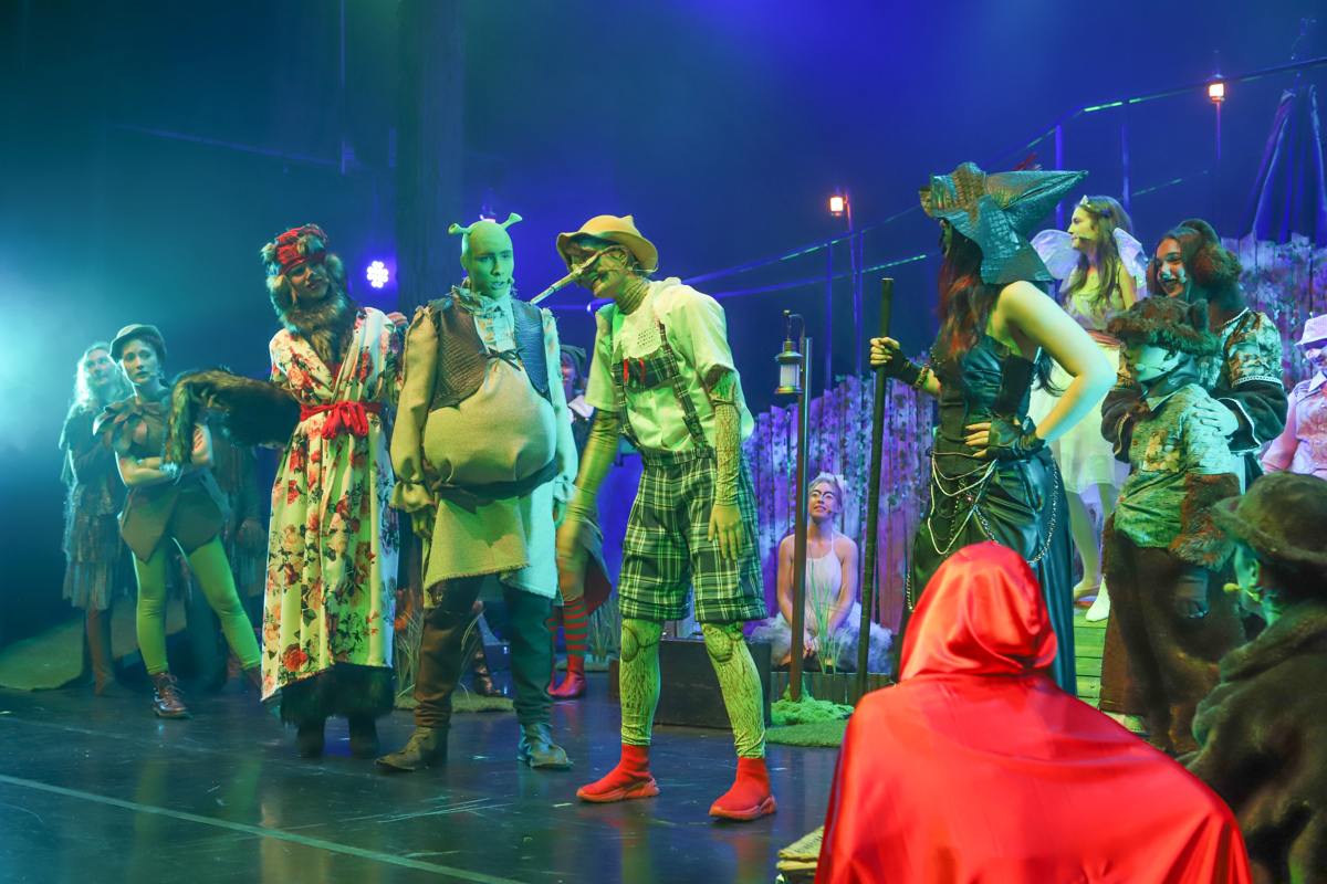(FOTO) Zeleni grdobec Shrek zaživel v muzikalu English Student Theatra