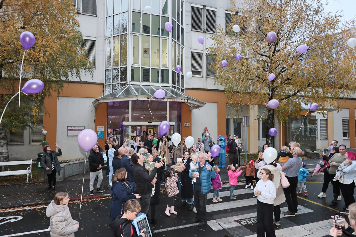 (FOTO) Srečanje nedonošenčkov v Mariboru: "Nismo vedeli, ali bo preživel. Prvih deset dni so bili vsi skeptični"