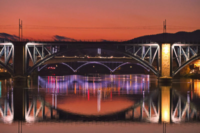 (ŠESTI DAN) Pozornost, antibiotik za družbo