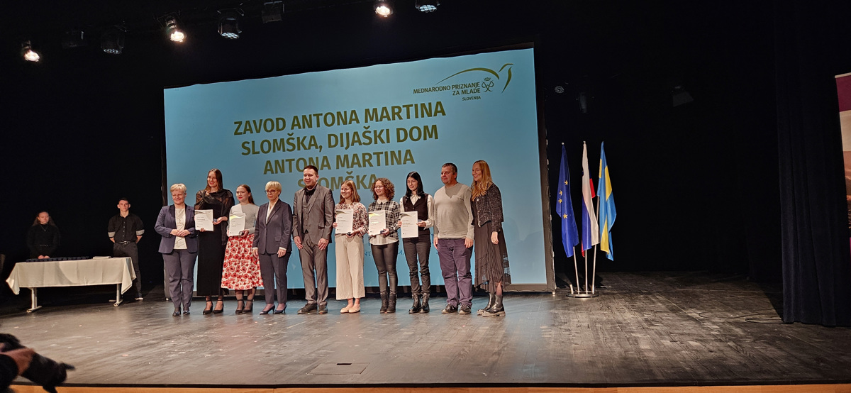 Mladi "zlatniki" tudi iz Maribora: Med 135 prejemniki tudi dijaki Dijaškega doma Antona Martina Slomška