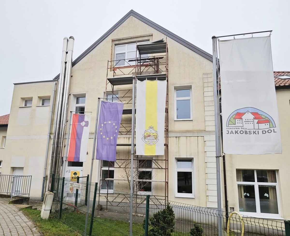 333 tisočakov za obnovo šole v Jakobskem Dolu