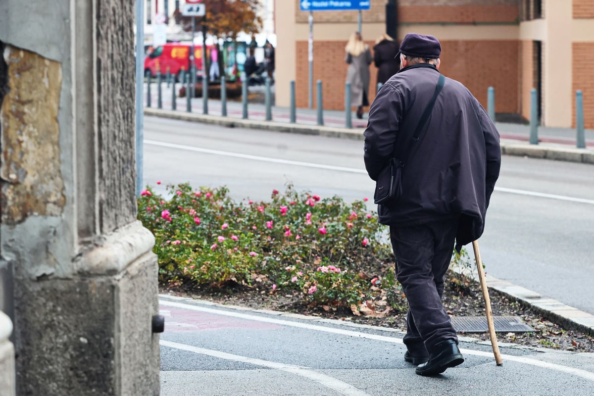 V Sloveniji povprečna državna pokojnina pokrije le 95 odstotkov osnovnih življenjskih stroškov, je navedeno v raziskavi Moorepaya. 