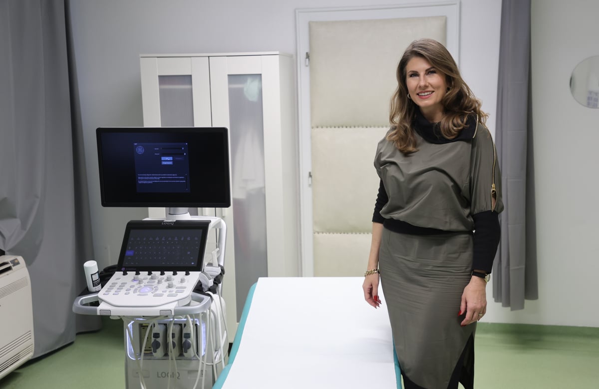 "Naša naloga ni le opraviti preiskave, ampak znati človeka pomiriti, mu razložiti, kaj se dogaja," poudarja direktorica podjetja Vaše zdravje Vida Lipovnik Bosiljevac. 