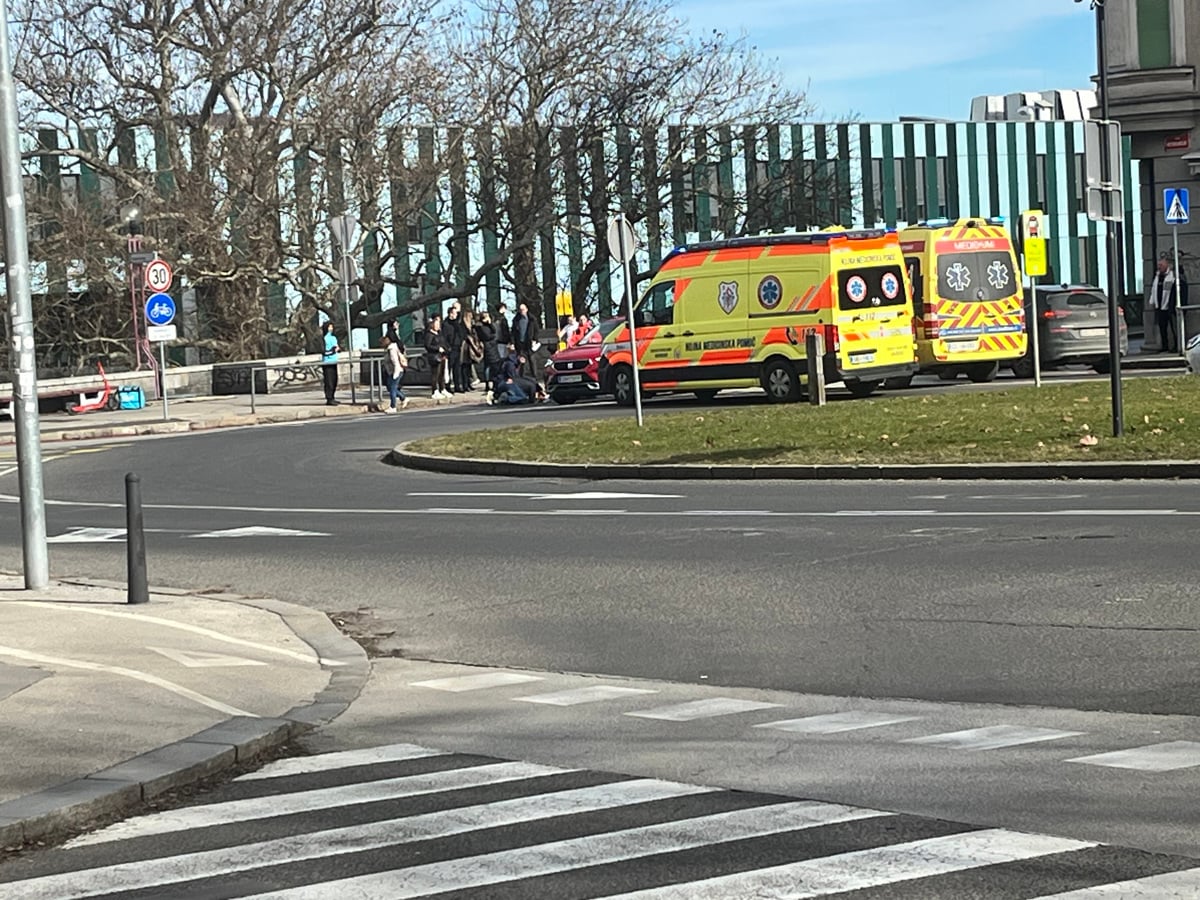 (FOTO) V trčenjih v Mariboru hudo poškodovana peška in kolesar