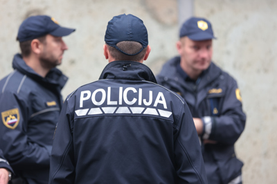 Politika o policiji: Stranke z različnimi recepti za reformo sistema - depolitizacija, več kadra in manj birokracije