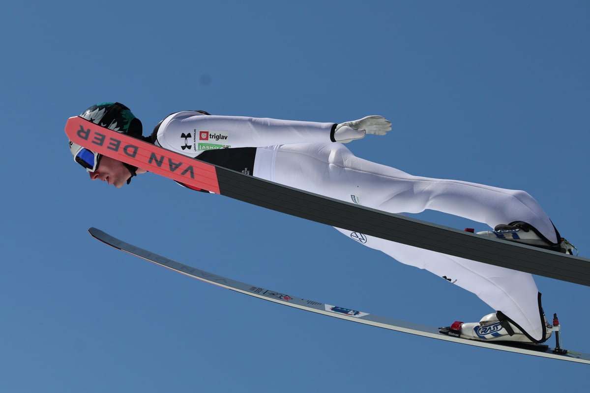 (FOTOGALERIJA) Poglejte, kako je videti razprodana Planica