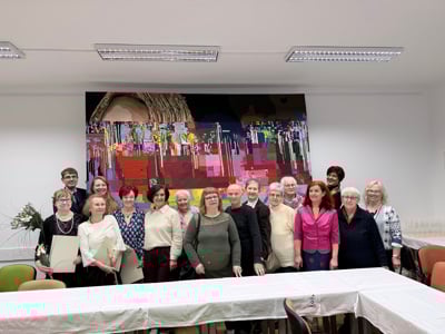 Megagobelin: Medgeneracijska zgodba desetletja na Ravnah, stkana v 11.704 urah