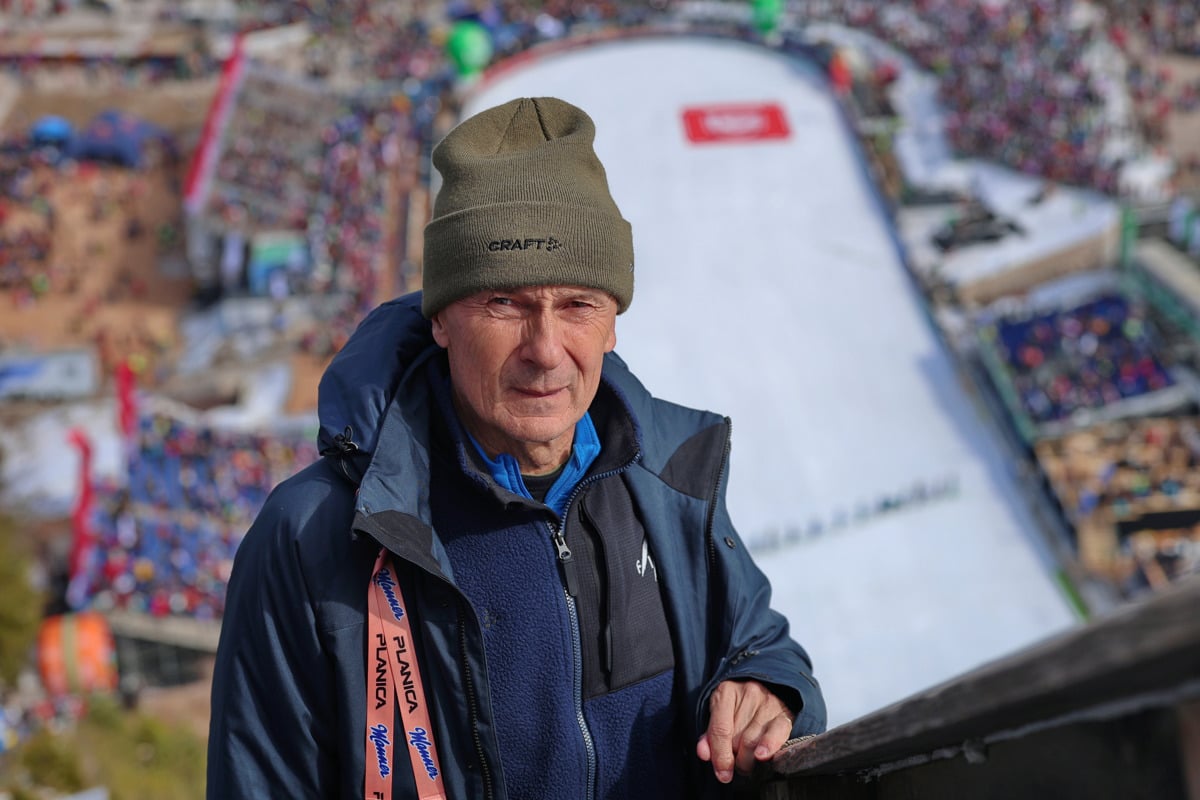 V Planico, kjer je tudi njega v 80. letih spremljalo 90.000 ljudi, je uspel pripeljati še skakalke. Za piko na i funkcionarski karieri. 