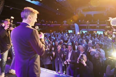 Preštete tudi glasovnice iz tujine, volilni izid ostaja nespremenjen, razlika med Gibanjem Svoboda in SDS se je povečala