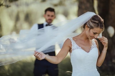 (MODA) Več osebnosti, manj tradicije pri porokah