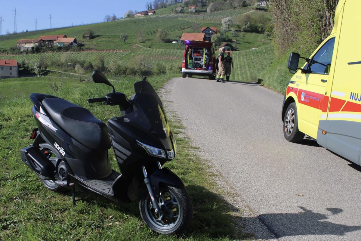 (FOTO) 14-letnik z mopedom trčil v 13-letnika, končalo se je s hudimi poškodbami
