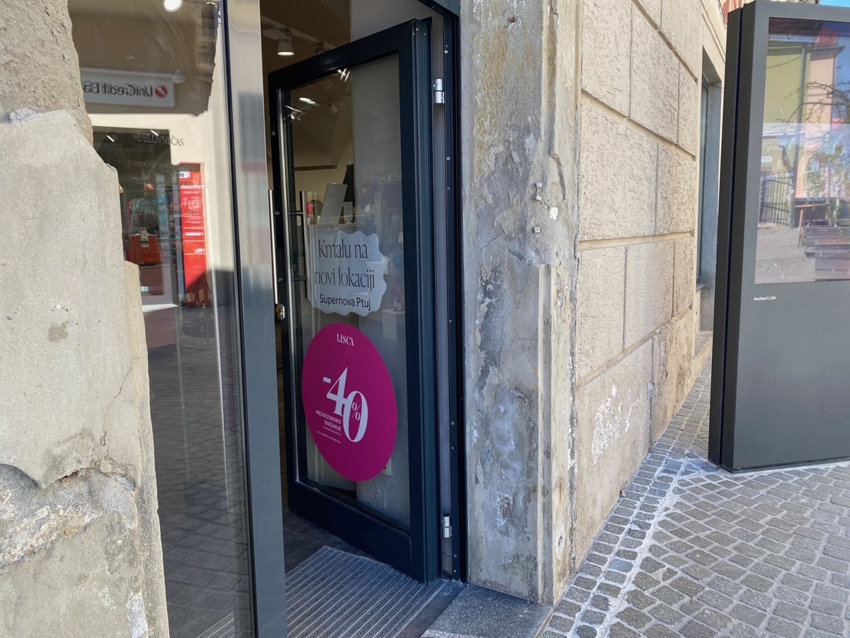 (FOTO) V središču Ptuja se zapira še ena trgovina