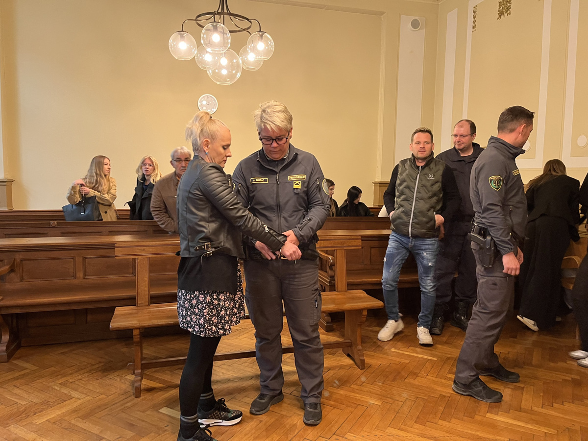 Priča na sojenju za uboj: Rekla je, da ga je zaštihala, naj pridem ponjo